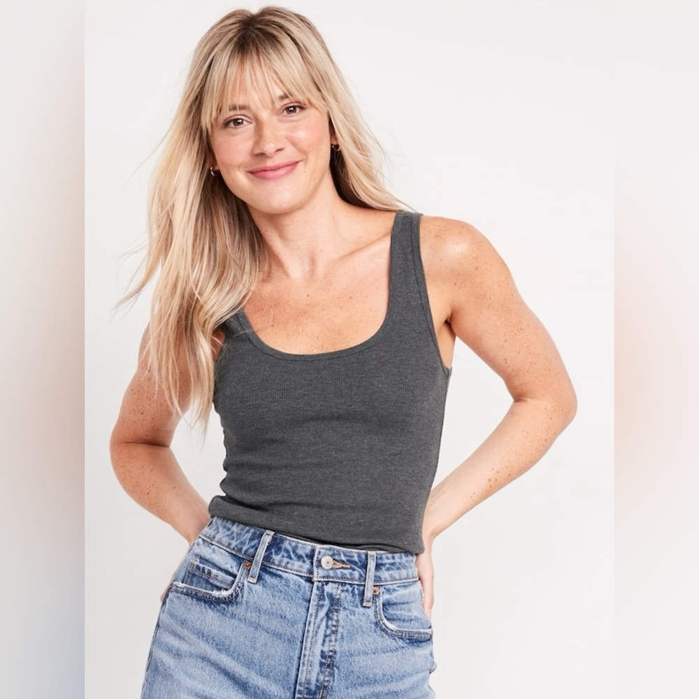 Women’s Scoop Neck Ribbed-Knit Tank Top